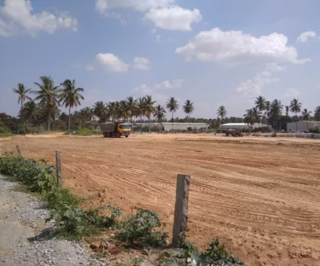 Purva Oakshire — image 1